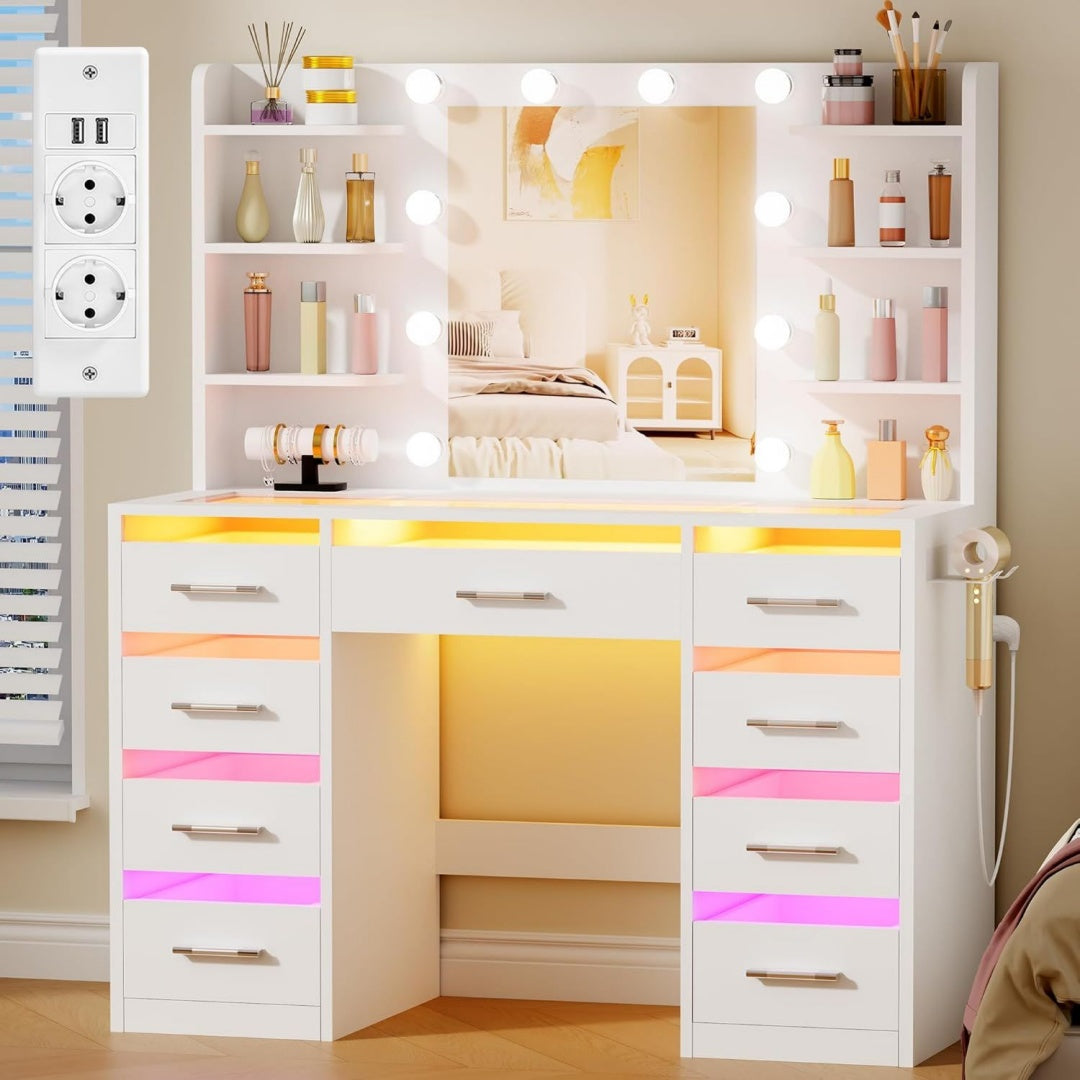 Der Schminktisch mit dem Akzent auf LED Beleuchtung